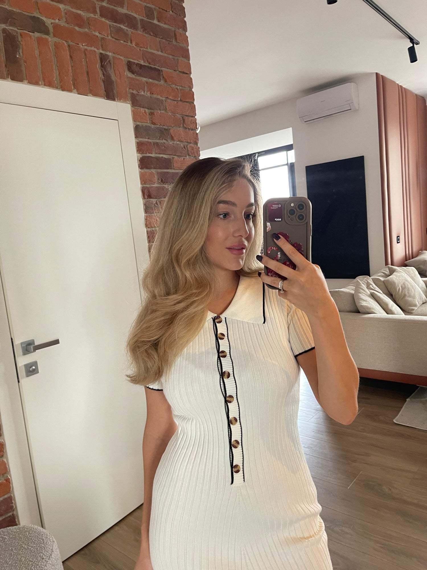 Robe Maxi Tricot Blanc encolure détail - Maison Tanger