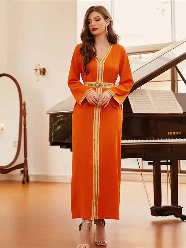 Madina Kaftan portée vue complète - Maison Tanger