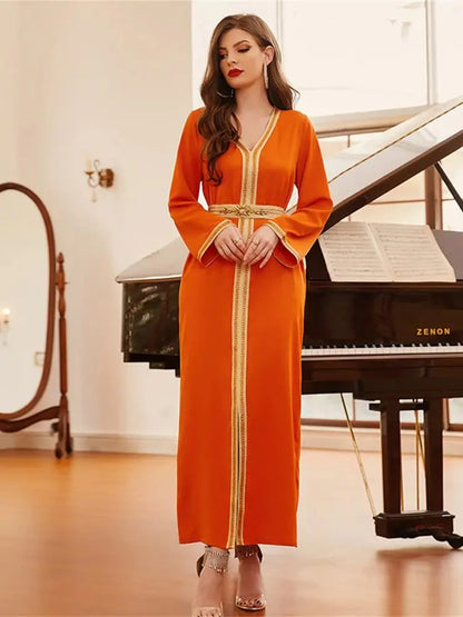Madina Kaftan portée vue complète - Maison Tanger