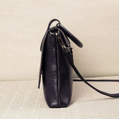 Sac Safiya noir — détail de la matière simili cuir PU souple