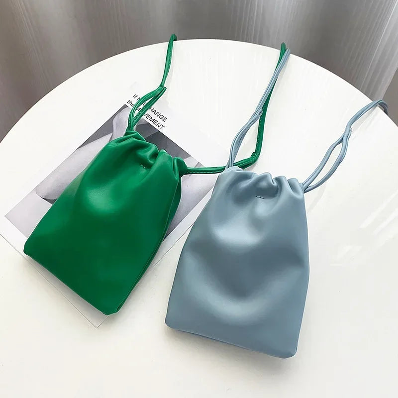 Sac Crossbody Salma — vue 2, détail du rabat