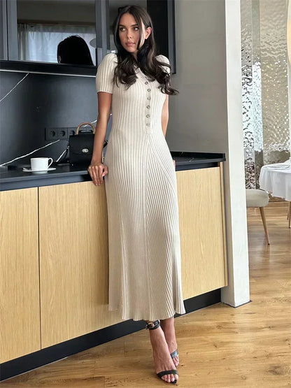 Robe Maxi Tricot Blanc portée de face - Maison Tanger