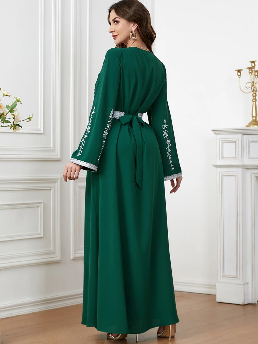 Robe Joliba Zahriya détail encolure - Maison Tanger
