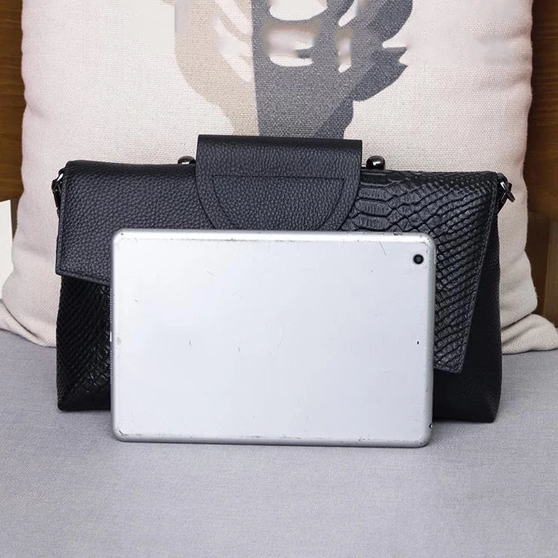 Sac épaule souple Safiya noir — vue de l'intérieur